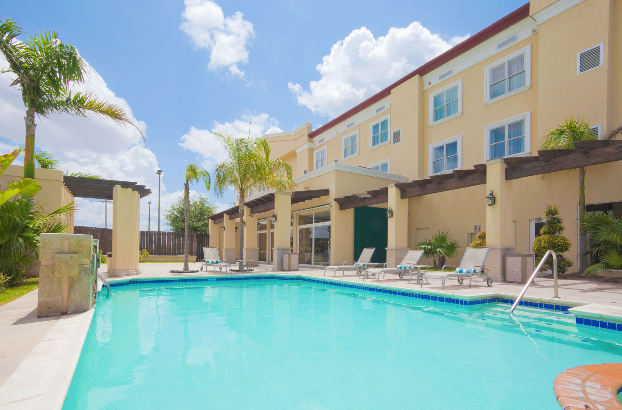 Holiday Inn Reynosa Industrial Poniente By Ihg Екстериор снимка
